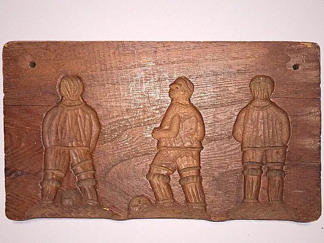 ANTIQUE PRIMITIVE CARVED WOOD COOKIE CANDY MOLD SOCCER FOOTBALL RUGBY PLAYER