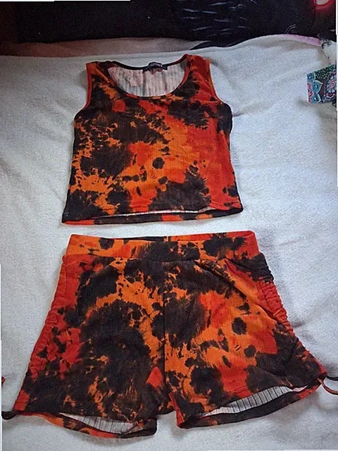 AQ-Sport~Womens 2 Piece Outfit~"Hot Pants" Style Shorts & Crop Top Size M