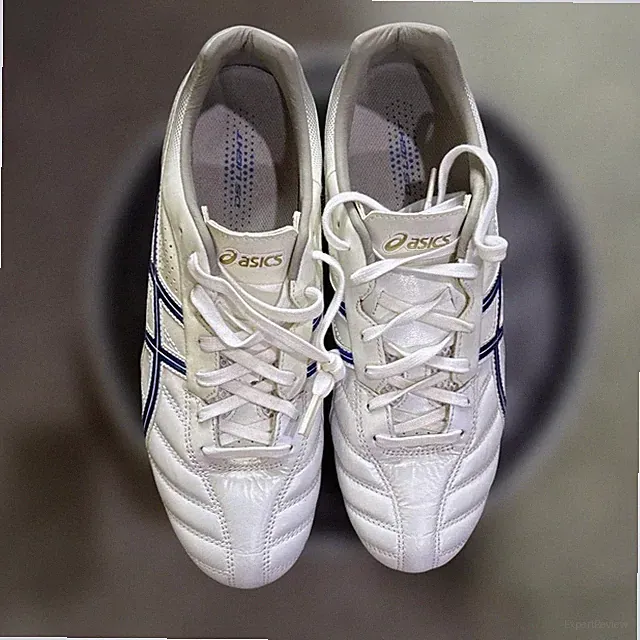 Asics 9.0US soccer cleats