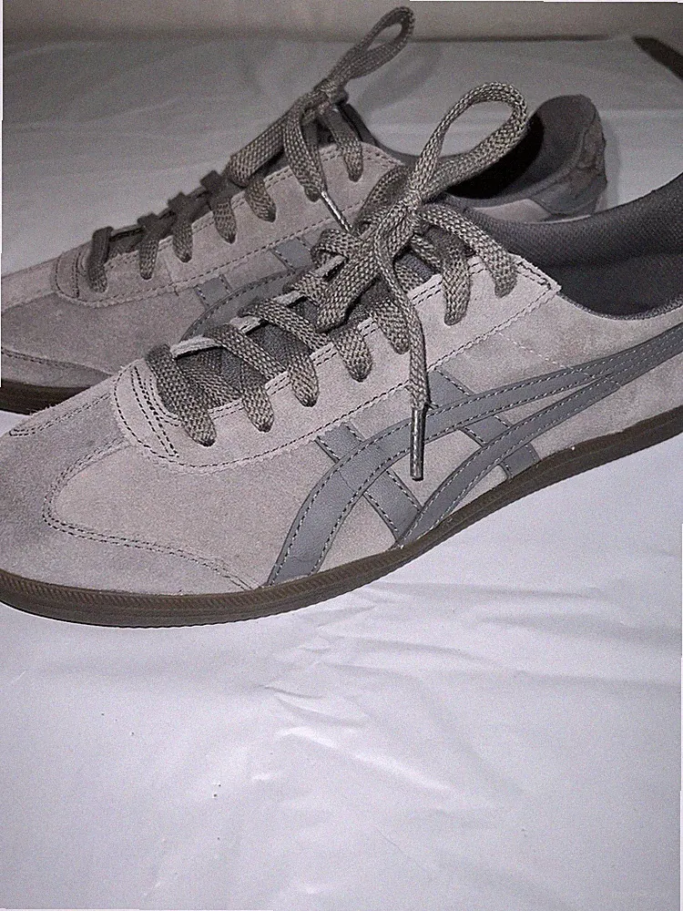 ASICS Indoor Soccer Sneakers Gray Size 9.5
