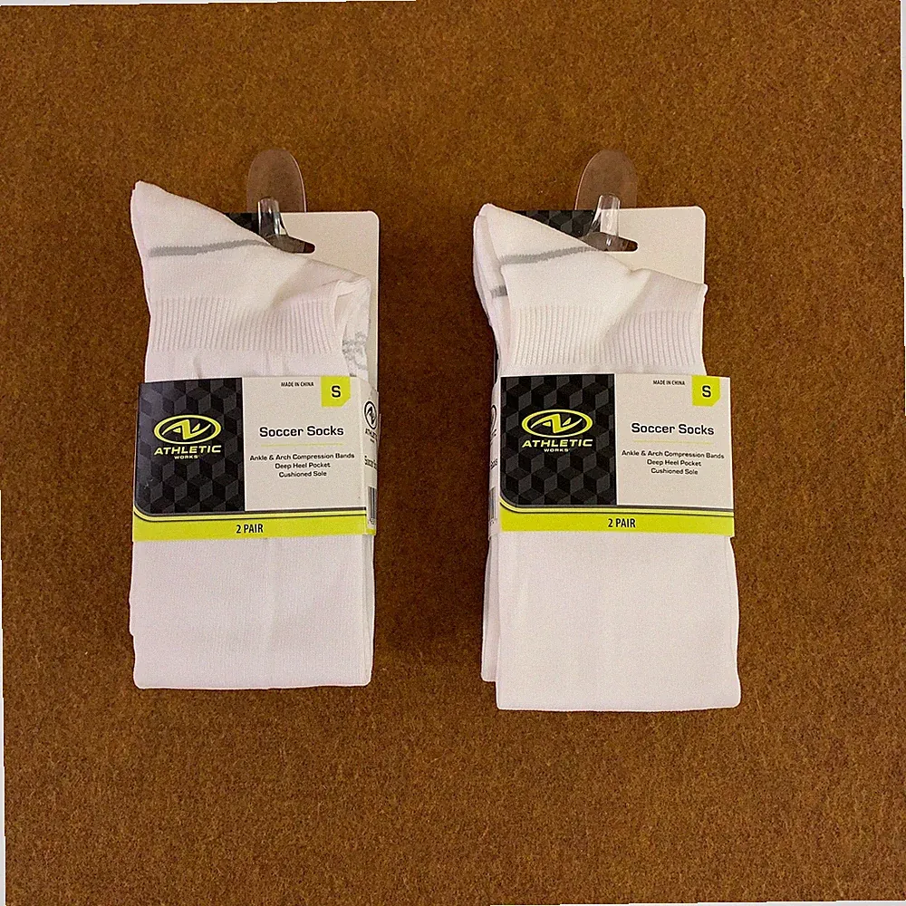 Athletic Works Youth Small (Shoe Size 10-4.5) White Soccer Socks 4 Pairs NWT