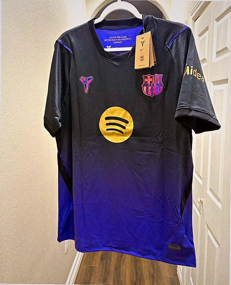 Barcelona FC Soccer Jersey Size Large Black Purple Gold Third Kobe kit 2026/27