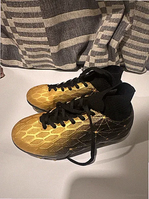 Black And Gold Boys Soccer Cleats Size Eur 32 Outdoor