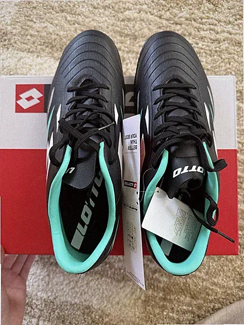 Black and Turquoise Lotto Solista 700 VI TF Turf Soccer Cleats. Size 9.5