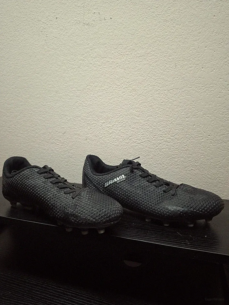 Black Brava Soccer cleats with textured knit pattern 176763 Size 8D Mens