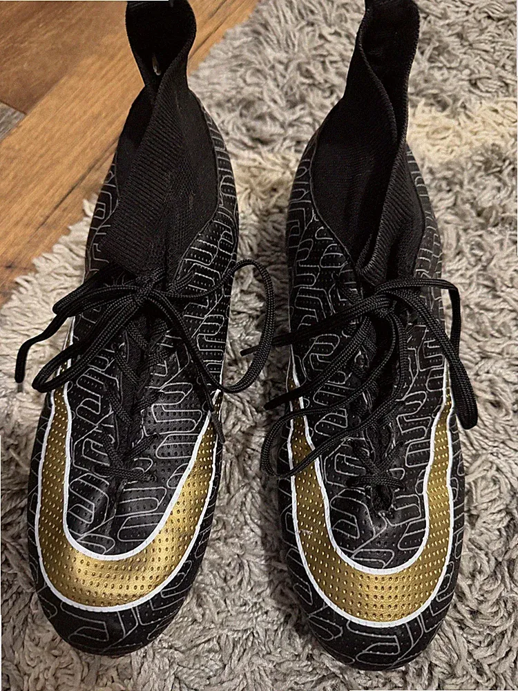Black Gold Soccer Cleats Approx Men’s 9 Lace Up Firm Ground 11” Length
