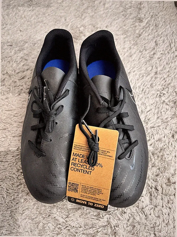 Black Nike Soccer Cleats For Kids Size 5.5 Y