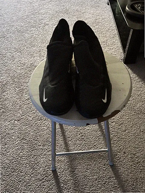 black soccer cleats size 8.5