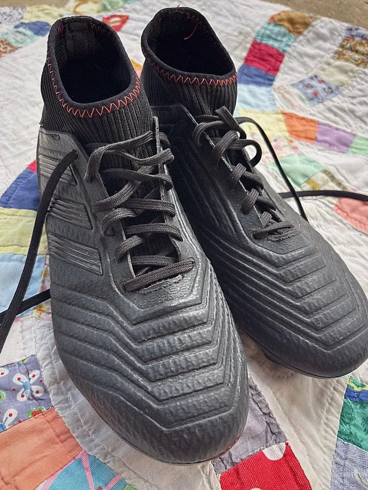 Boys Adidas Size 7 Soccer Cleats Predator Black And Red