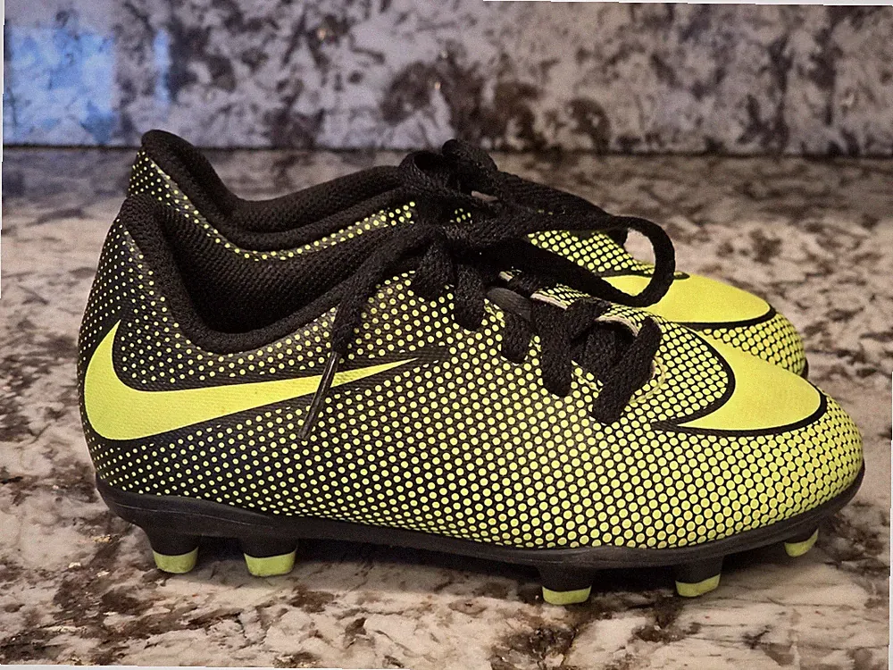 Boys Nike Jr Bravata II FG Kids Soccer Cleats Black Volt 844442-010 Size 10C