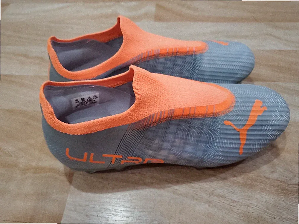 Boys Puma Orange Grey Soccer Cleats US Size 3.5
