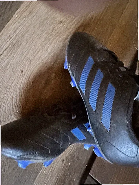 Boys Soccer Athletic Cleats, Adidas Black/ Dark Blue, Size 1 See Pics, Great