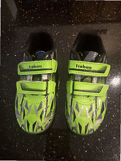 Boys Toddler Size US 9 Indoor Turf Soccer Football Cleats Shoes Tiebao Green...