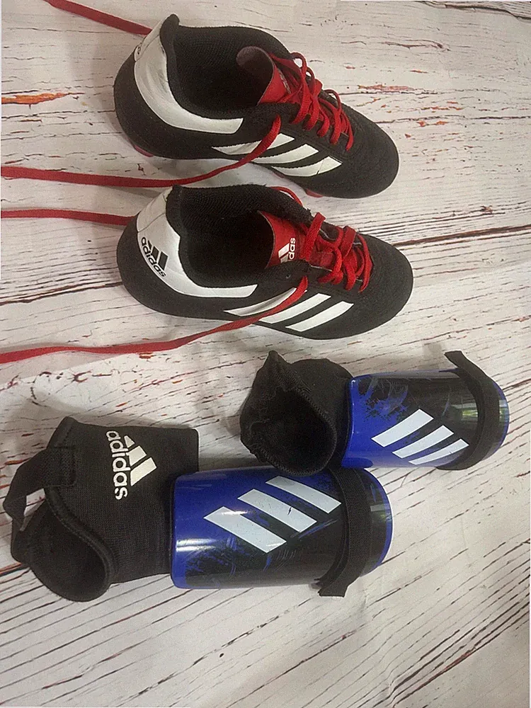 Boys Youth Adidas Soccer Cleats & Shin Guards Set – Size 3 – Pre-Owned