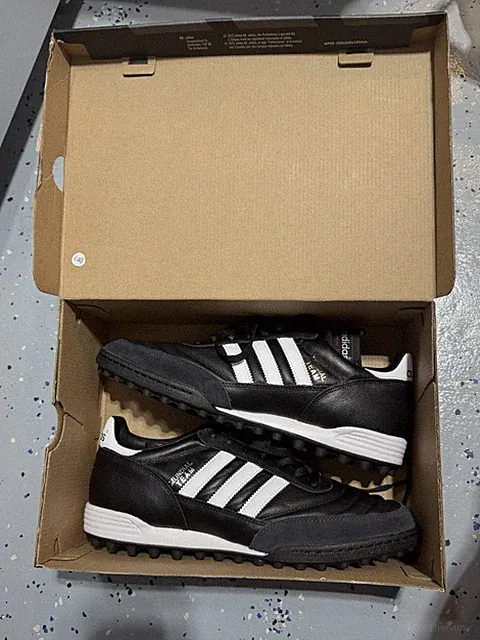 Brand New Adidas Mundial Team Turf Soccer Shoes Men's Size 11.5
