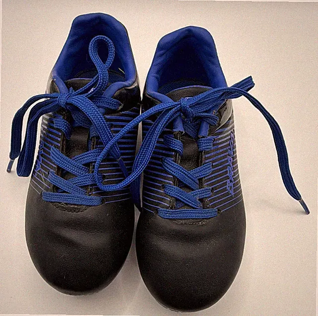 Brava Boys' Soccer Cleats Black US Size 10 Youth Athletic Shoes