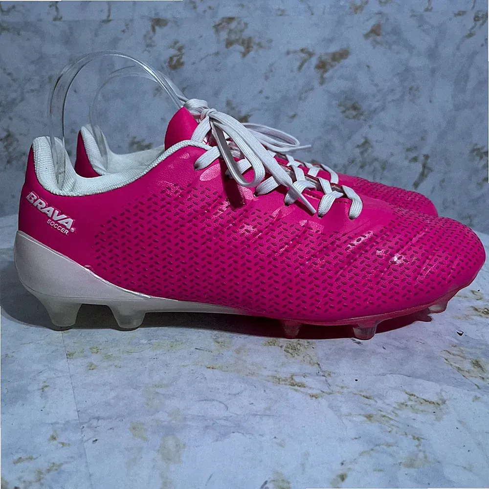 Brava Breakaway Women's Size 9.5 Shoes Pink White Athletic Low Top Soccer Cleats