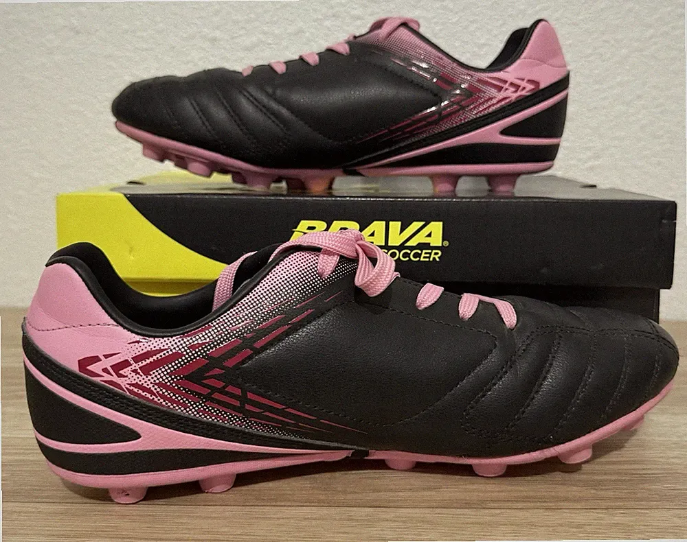 Brava Girls Soccer Kids 3 Racer Cleats Black Pink Size 5.5