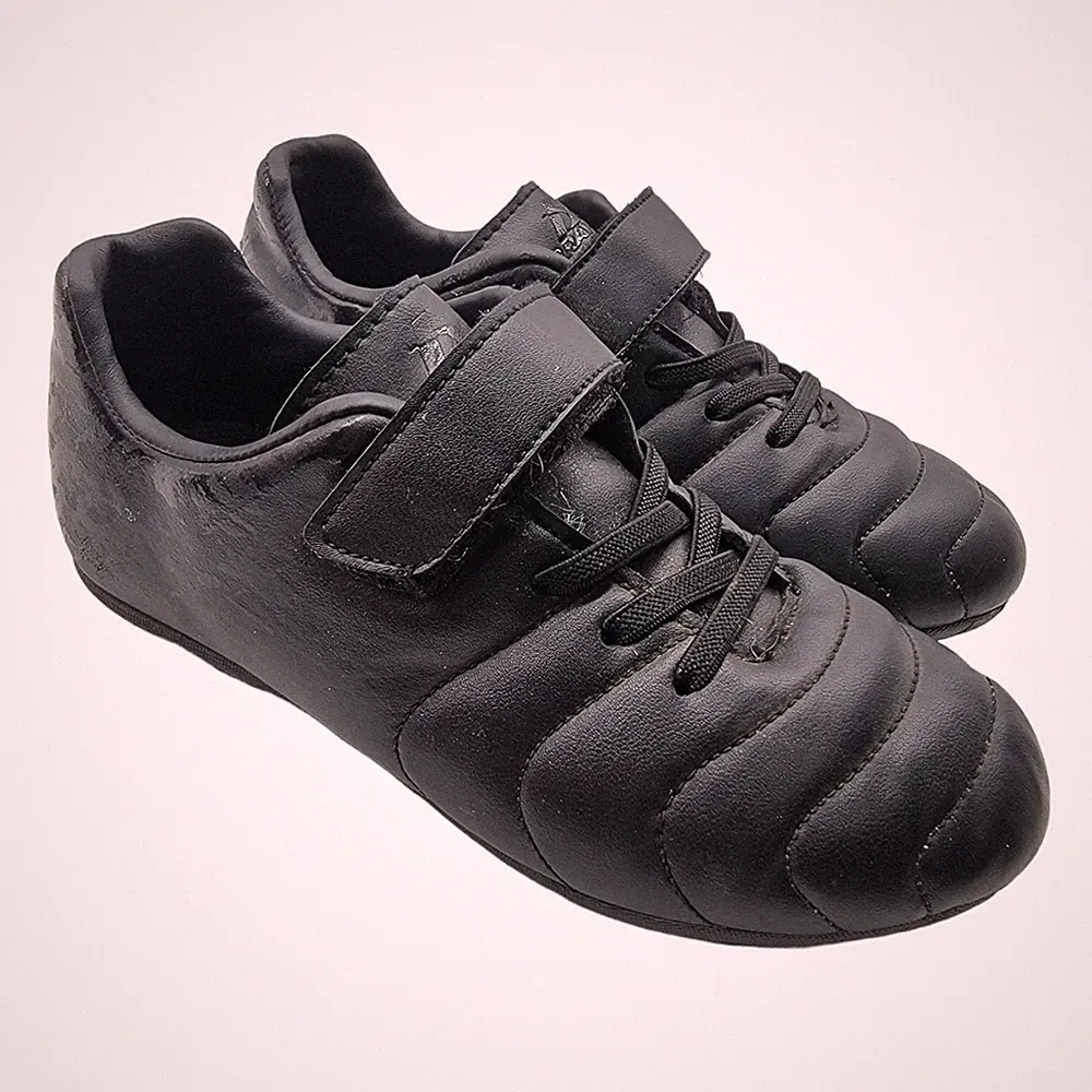 Brava Shoes Kids Size 2 D Black Soccer Cleats Hook and Loop Slip On Futbol