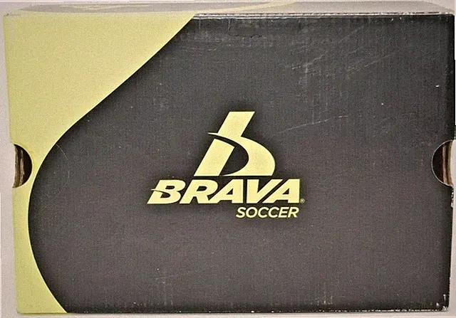 BRAVA Soccer Boys Cleats Outdoor Shoes Boys Uproar Size 3 21.6cm Black And Red