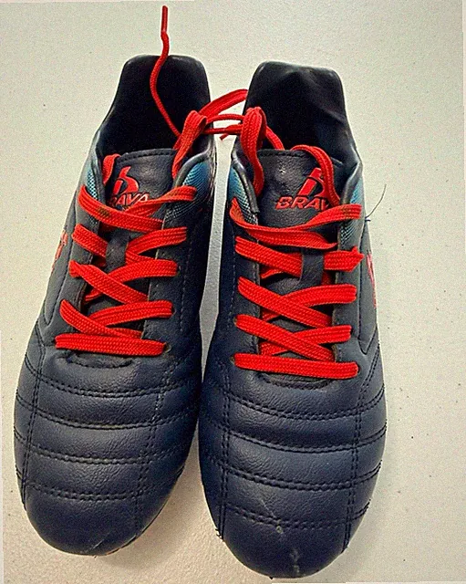 BRAVA Soccer Boys Soccer Cleats Size 3 Blue Lace-Up Low Top Plastic Studs
