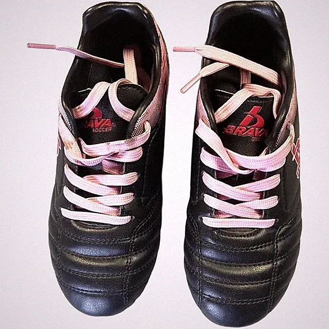 Brava Soccer Girls' Racer III Soccer Cleats Girls sz 2.5 Pre Owned