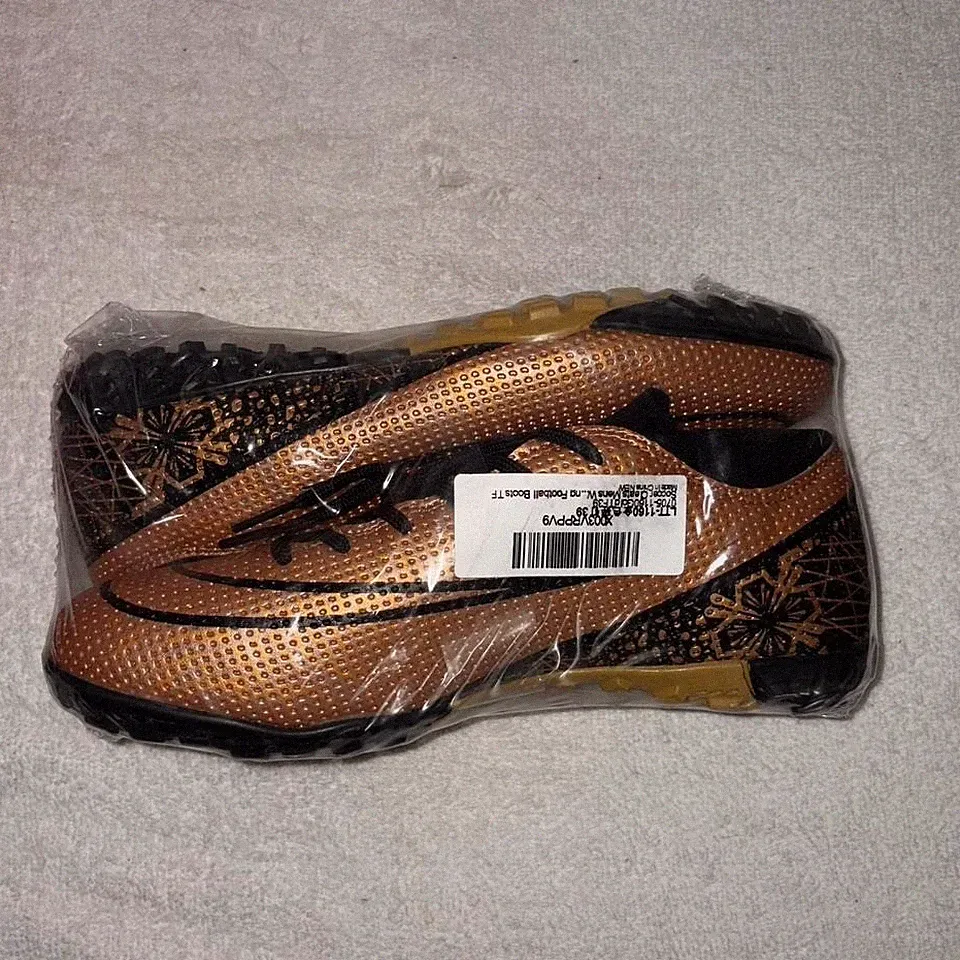 Bronze/Black Turf Soccer Cleats – EU 39 / US 6.5 Men / US 8 Women Brand New