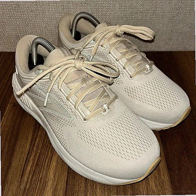 Brooks Ariel GTS 23 Shoes Womens 9.0 Extra Wide 2E Chateau Grey Sand Sneakers