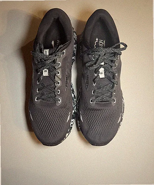 Brooks Ghost Running Shoes Men’s Size 11 Black Gray Athletic Sneakers Road Run.
