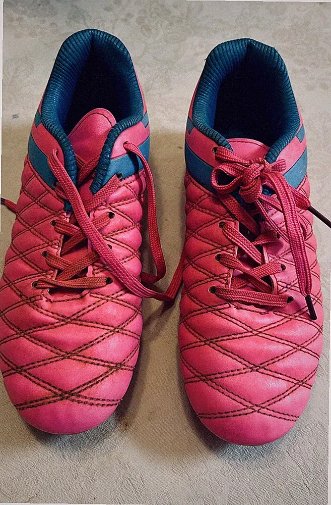Brooman Kids Soccer Cleats Girls Football Shoes Kids 3.5