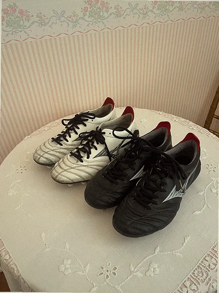(BUNDLE) 2 Mizuno MORELIA NEO Made in Japan soccer cleats US size 7