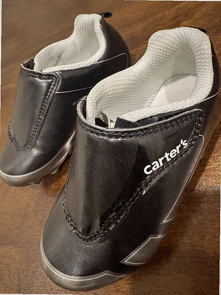 Carter's Baby/Toddler Black Soccer Cleats Shoes Size 7 excellent