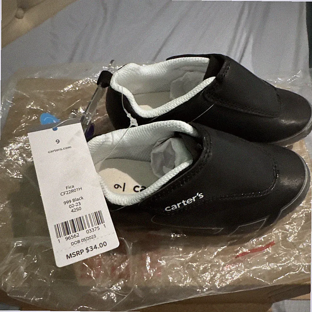Carter's Unisex Kids Black Soccer Cleats Size 9T - Hook & Loop closure NEW