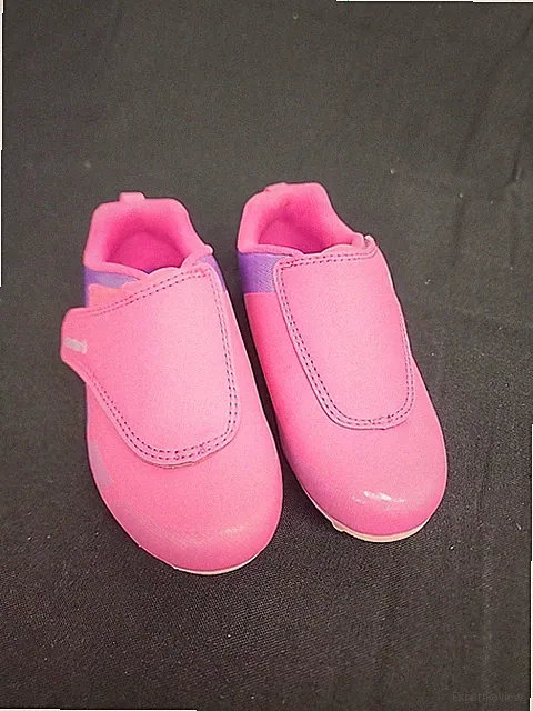 Carters Pink Size 11 Soccer Cleats
