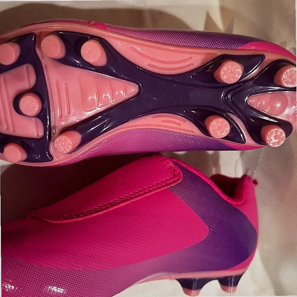 Carters Toddler Girl Soccer Sport Cleats - Pink NWT ⚽️