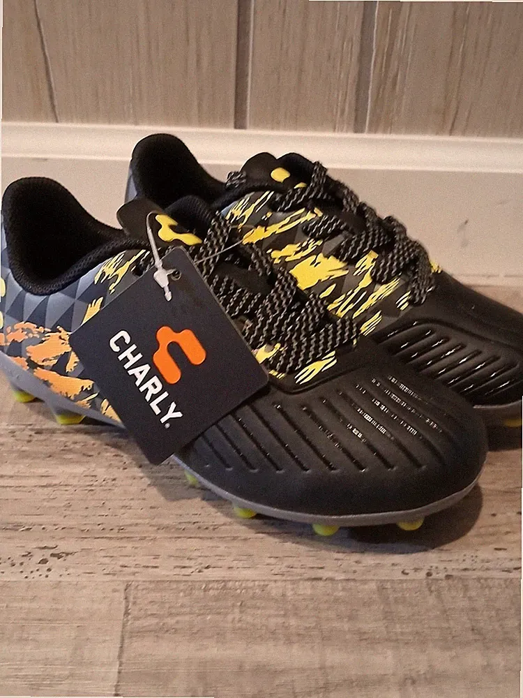 soccer cleats child