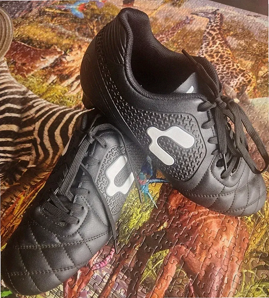 CHARLY Black Soccer Cleats Youth Athletic Footwear Soccer Shoes for Kids size 5