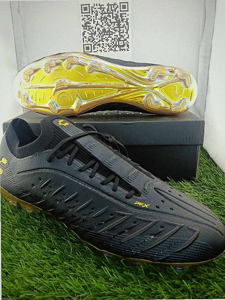 Charly Elite Low Top Lace-Up Men's Soccer Cleats Black/Gold Synthetic 1087383