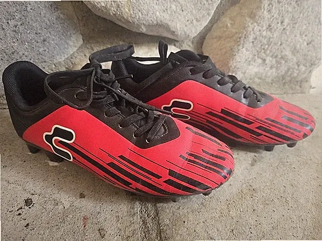 Charly Futbol Size 4 Soccer Cleats Unisex
