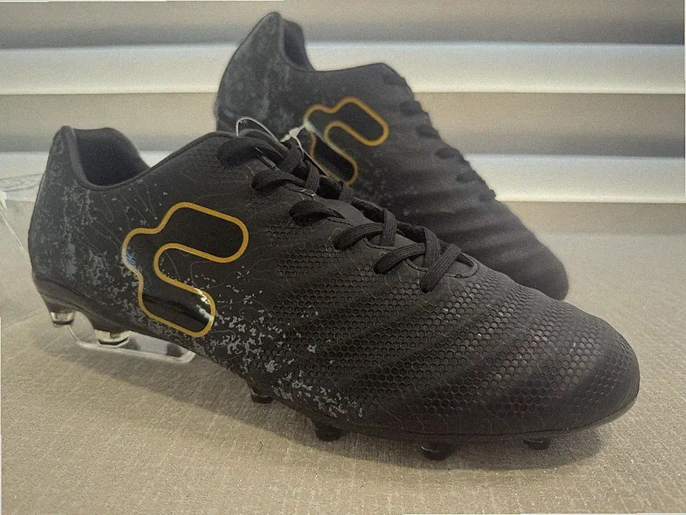 soccer cleats cheap men