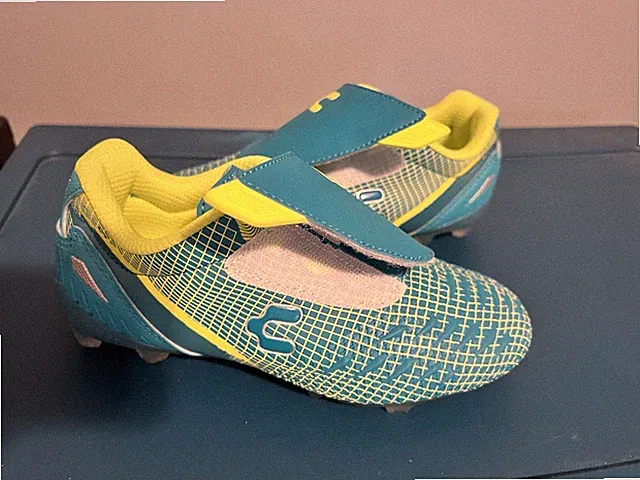 Charly Hotcross 4.0 ST Youth FG Firm Ground Soccer Clear. Size 2