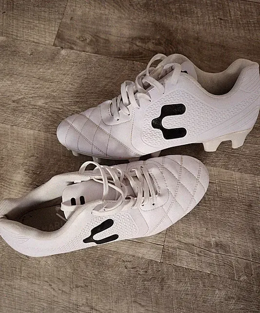 Charly Legendario 2.0 Men's Soccer Cleats White Cow Leather Size 7.5 US