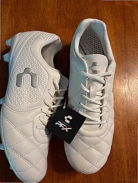 Charly Mens 9 Legendario 2.0 Firm Ground FG/AG Leather Soccer Cleats White