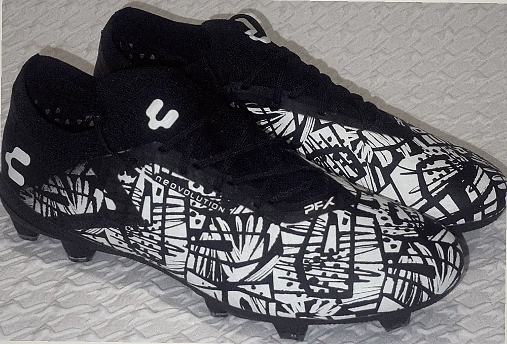CHARLY Neovolution PFX FG Black White Soccer Cleats NEW Mens Sz 8 9