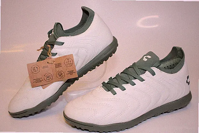 Charly NEW 1086361 Womens 7.5 25.5 Cream/Green Bonded Leather Soccer Cleats
