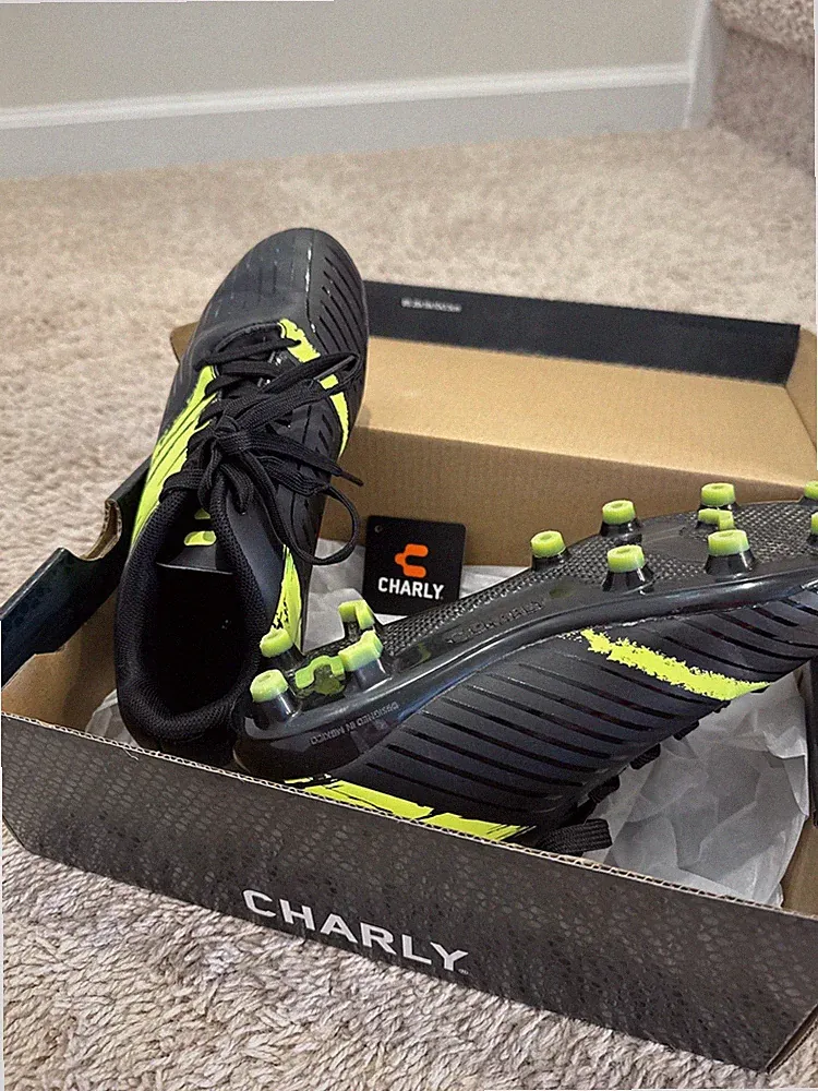 Charly Soccer Cleats Size USA 4