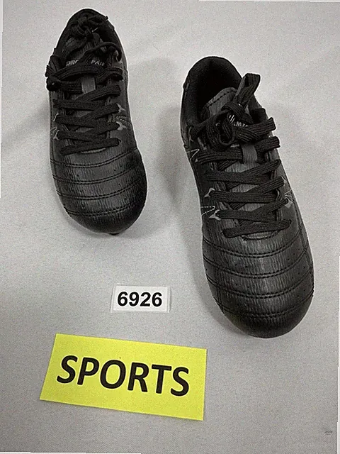 Childrens Excellent Condition Dream Pairs Soccer Cleats Size 2 Black Lace Up