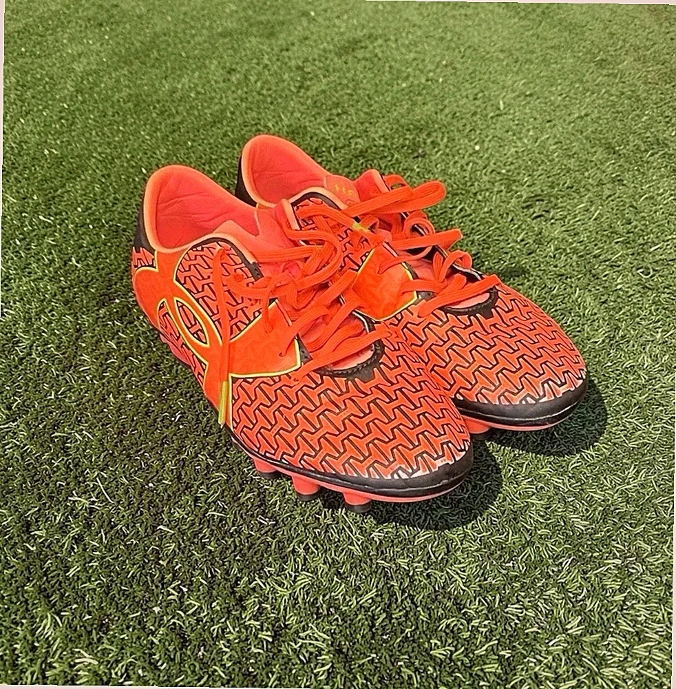 Cleats Under Armour Youth Soccer Shoes Size 5 Sport Sneakers