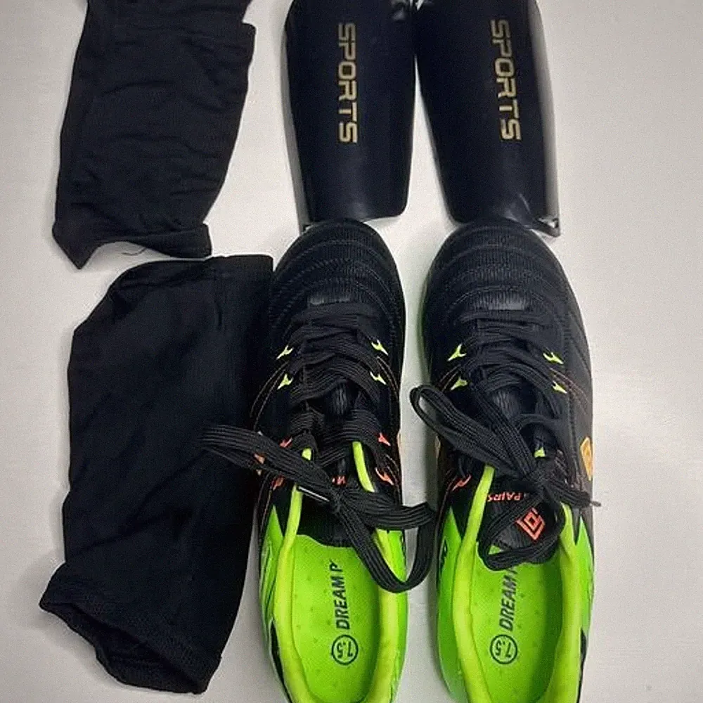 Complete Kids Soccer Cleats Set with Shin Guards - Size US 7.5 / EUR 40