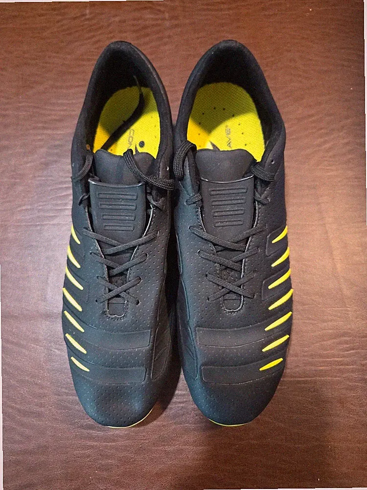 Concave Halo+ Soccer Cleats, Size 9, Black & Yellow